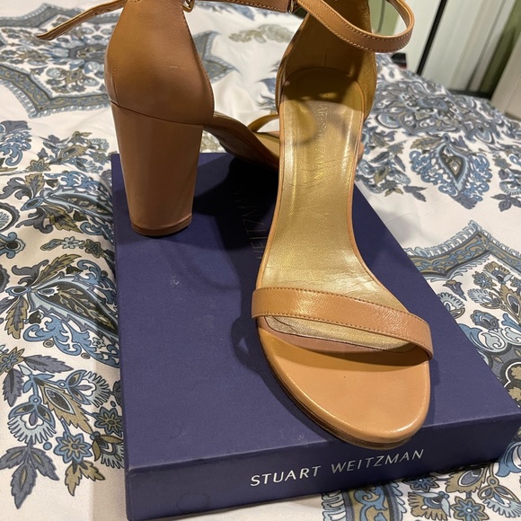 Like new Stuart weitzman. - Picture 4 of 4